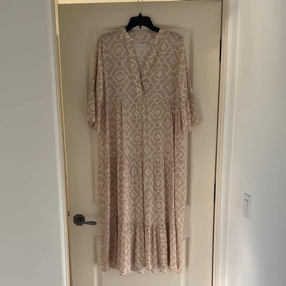 Tan V-Neck 3/4 Sleeve Maxi Sundress
